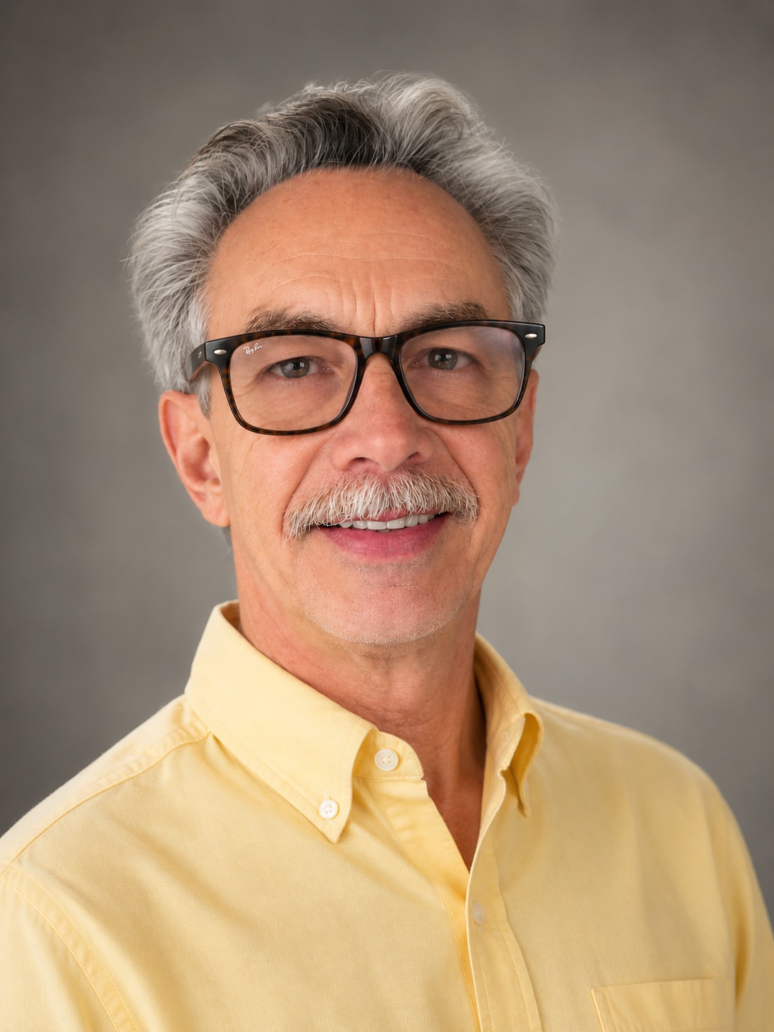 Enrique Torres Morales, economista y asesor financiero